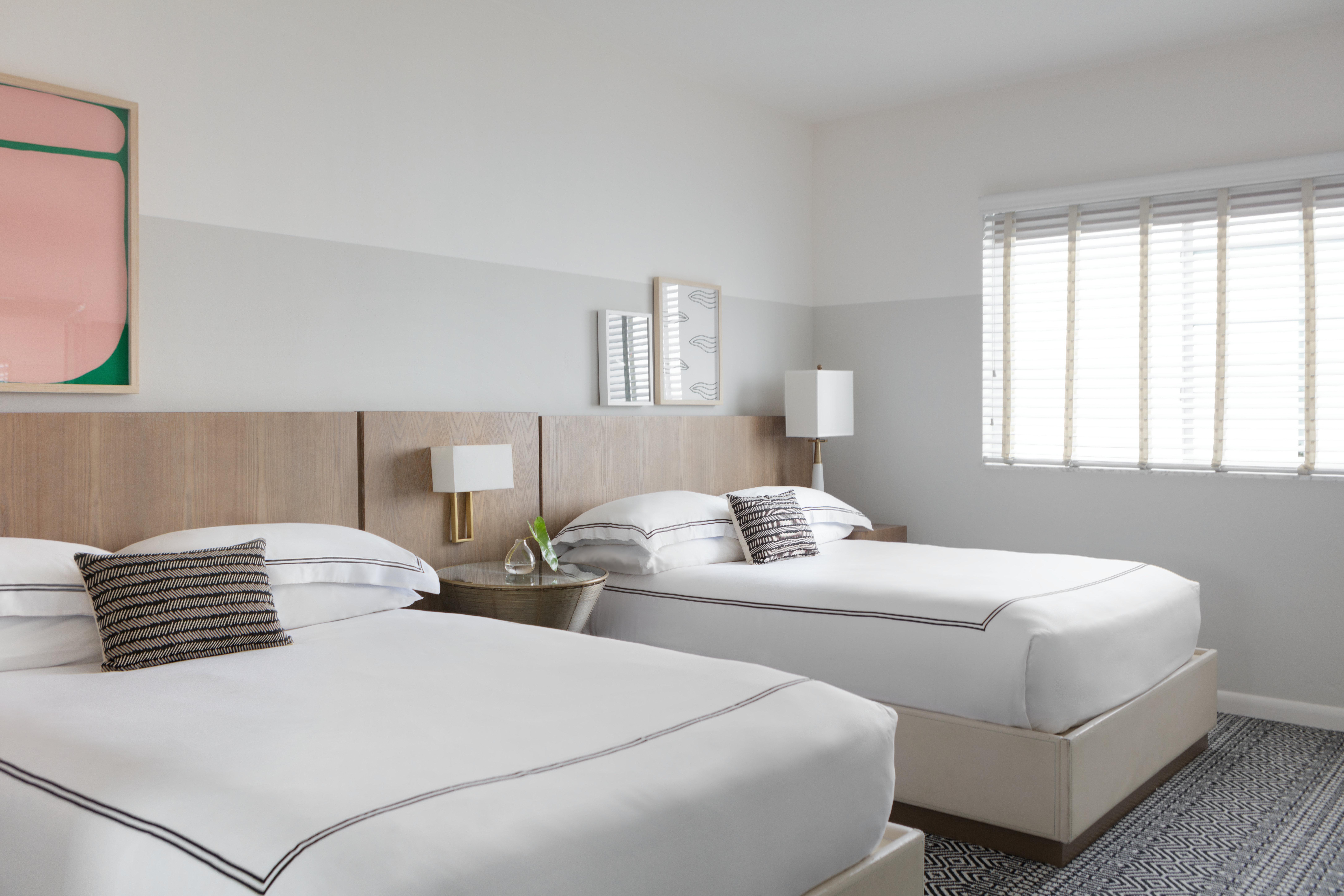 Kimpton Surfcomber Hotel By Ihg — Photos 2
